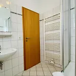 Fortuna Gaestehaus App Hiddensee Appartamento *